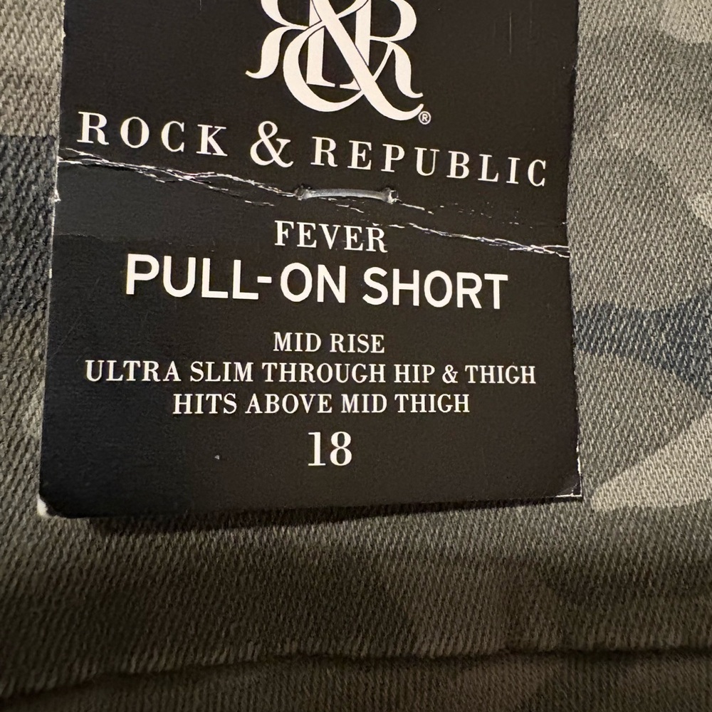 Rock & Republic Olive Green Camo Shorts - Picture 3 of 3